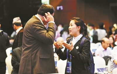 盛會(huì)大美亞細(xì)亞，崗位服務(wù)志愿情——記圖文設(shè)計(jì)制作中的奉獻(xiàn)之光